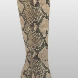 NEW VINCE CAMUTO Gravana Snake Print Leather Boots size 5.5